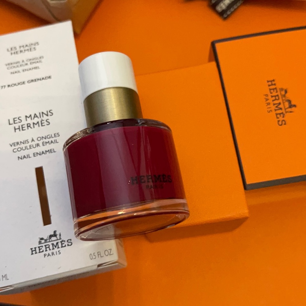 Hermès nail polish